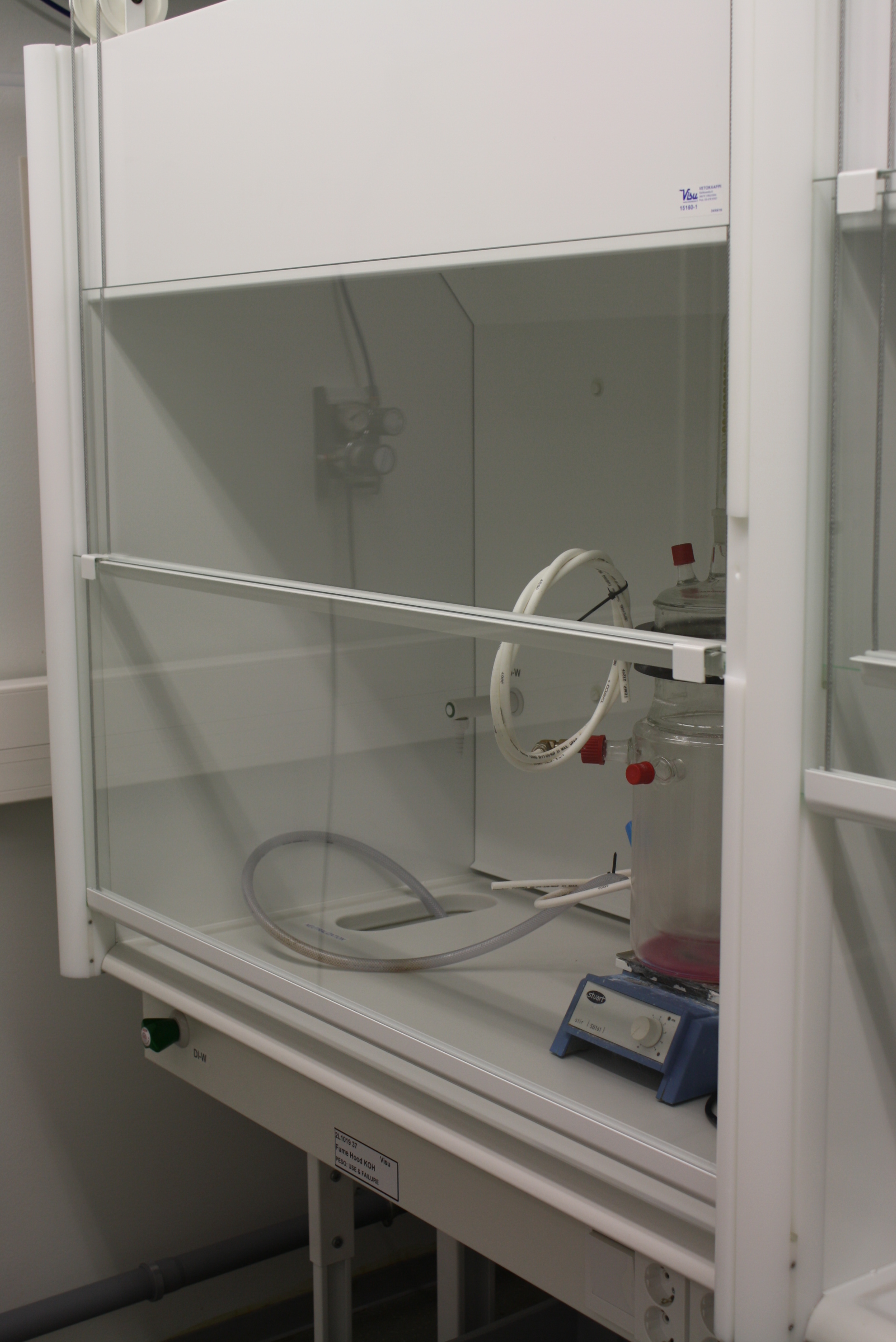 Picture of Fume Hood KOH 